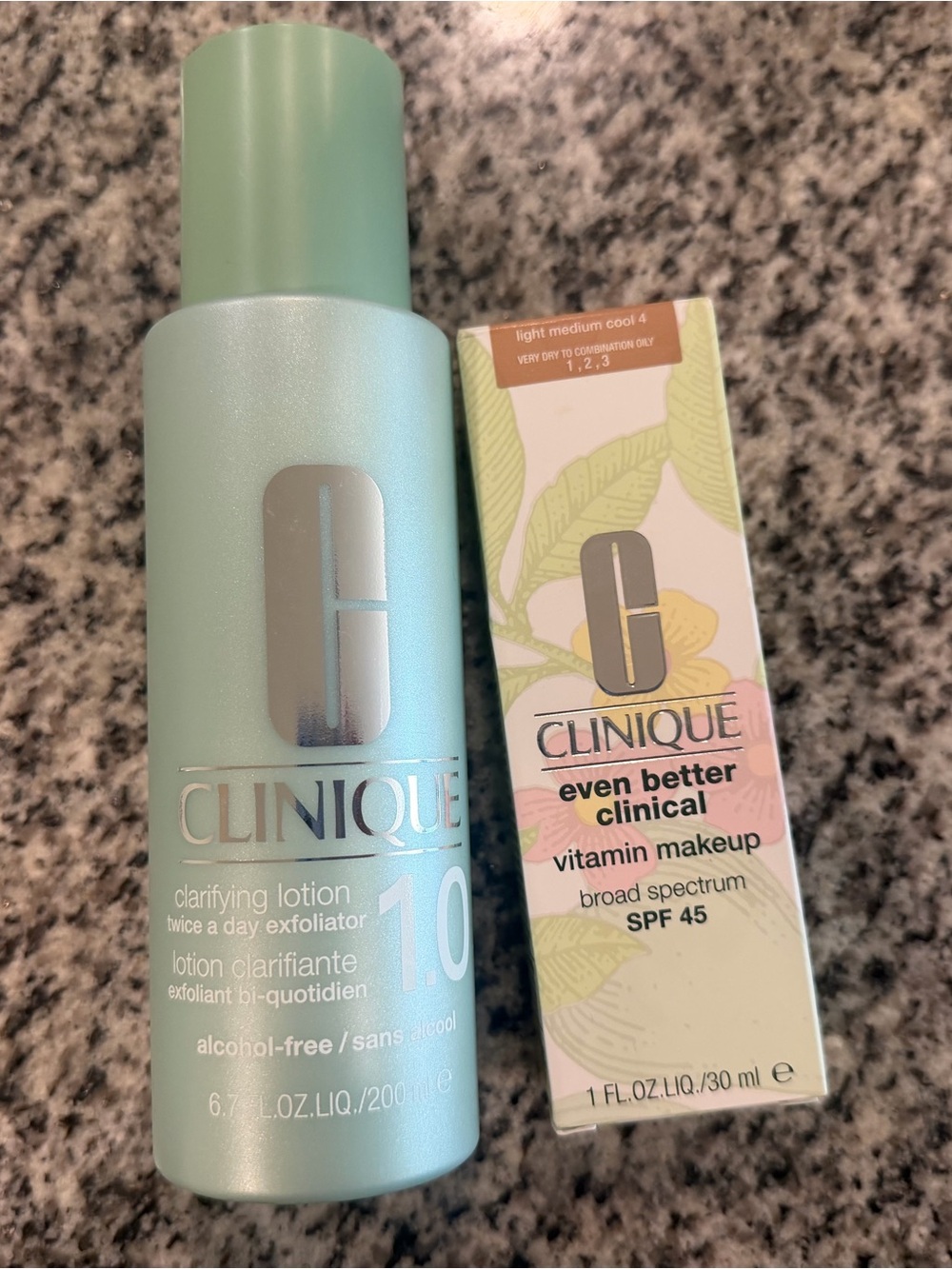 Clinique Even Better Clinical Foundation / Clarifying lotion